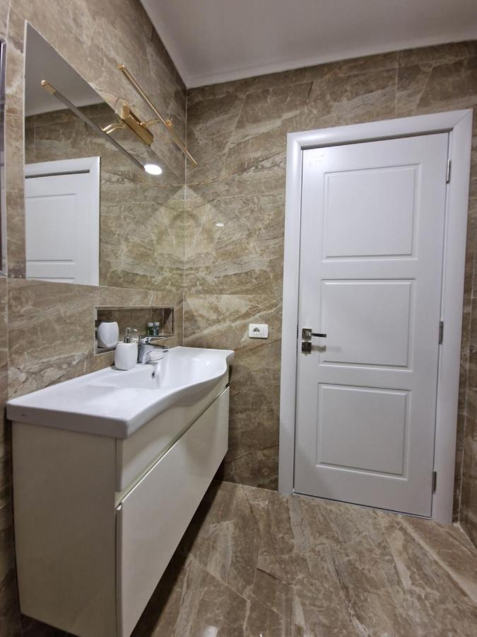 Absolut Vollga Apartment Durres Bagian luar foto